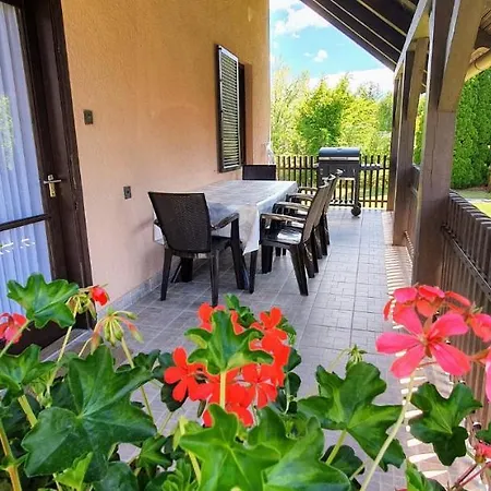 Varga Gardens Holiday home