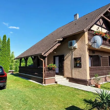 Varga Gardens * Balatonmariafurdo