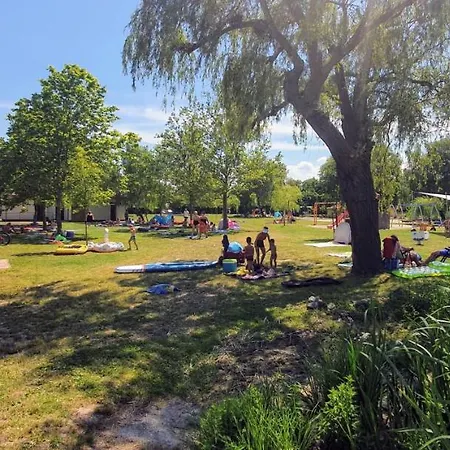 بيت للعطل Varga Gardens