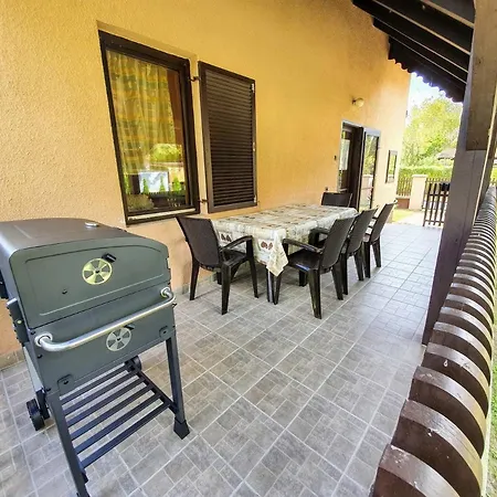 Varga Gardens بيت للعطل *