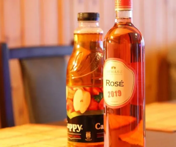 Casa vacanze Varga Gardens Balatonmáriafürdő