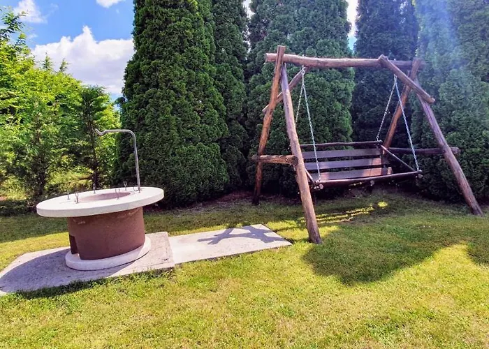 Ferienhaus Varga Gardens Balatonmáriafürdő