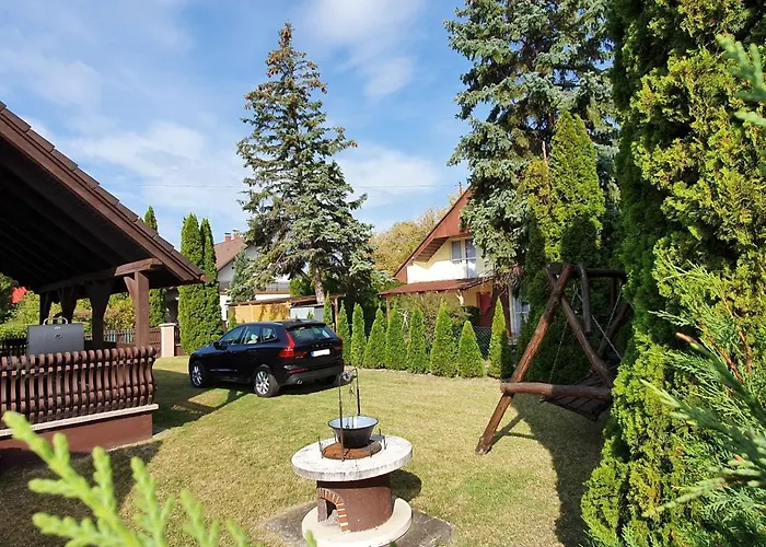 Ferienhaus Varga Gardens Balatonmáriafürdő
